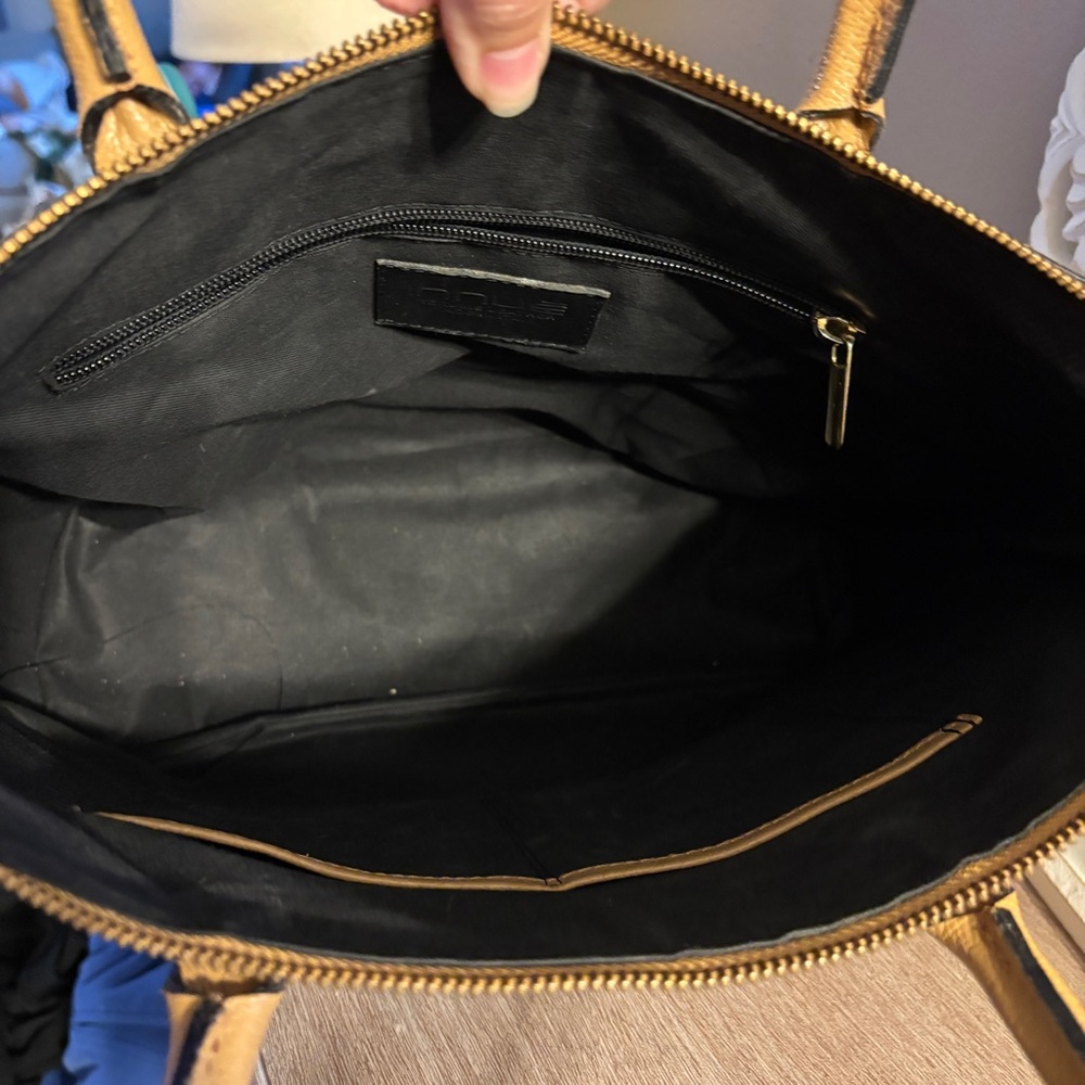 Innue Tan Leather Tote Bag - Picture 9 of 11